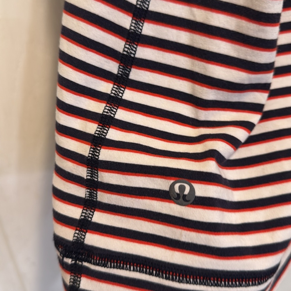 Lululemon Five Year Basic Tee Crew Neck Red White… - image 4